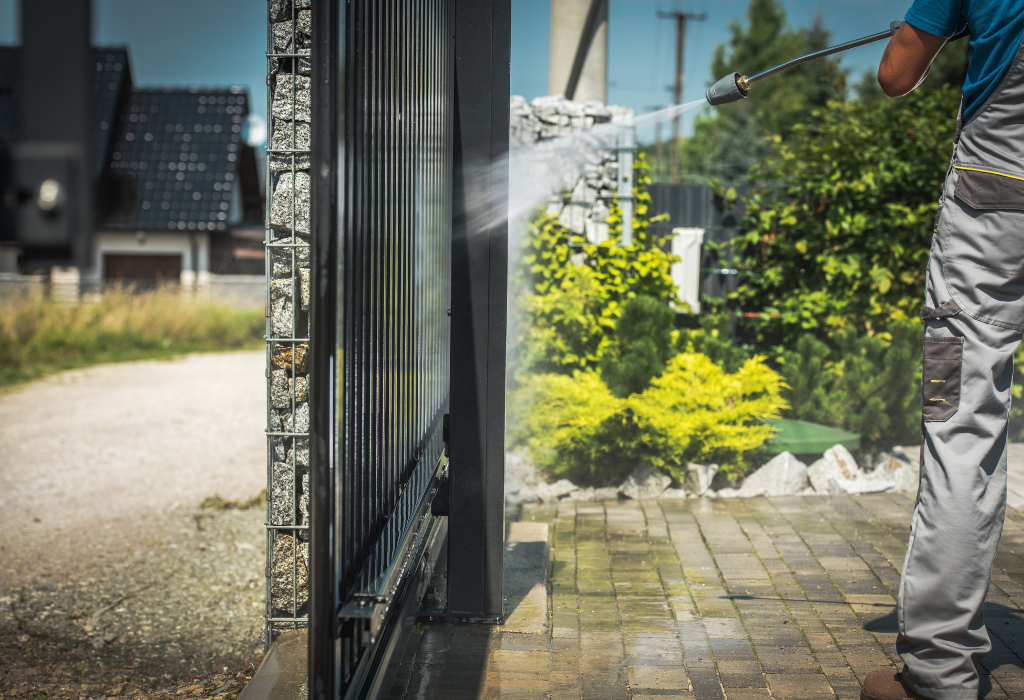 Fence power washing​